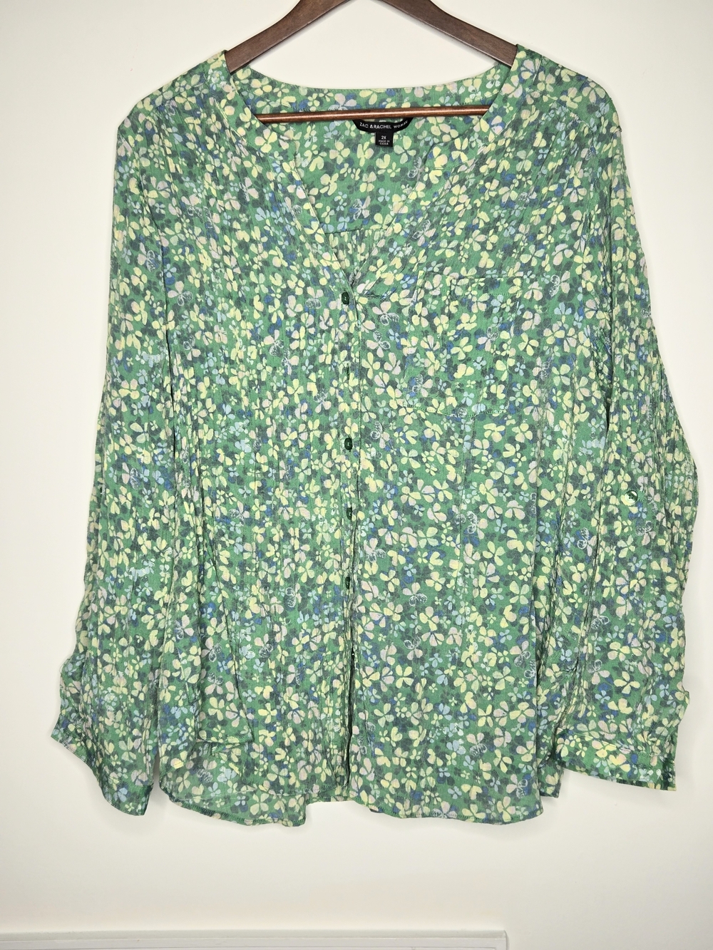 Zac & Rachel Green Ditsy Daisy Floral Button-Front Women’s Blouse 2X